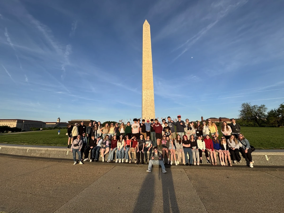 A Landmark student group in front of the Washington Monument on the National Mall