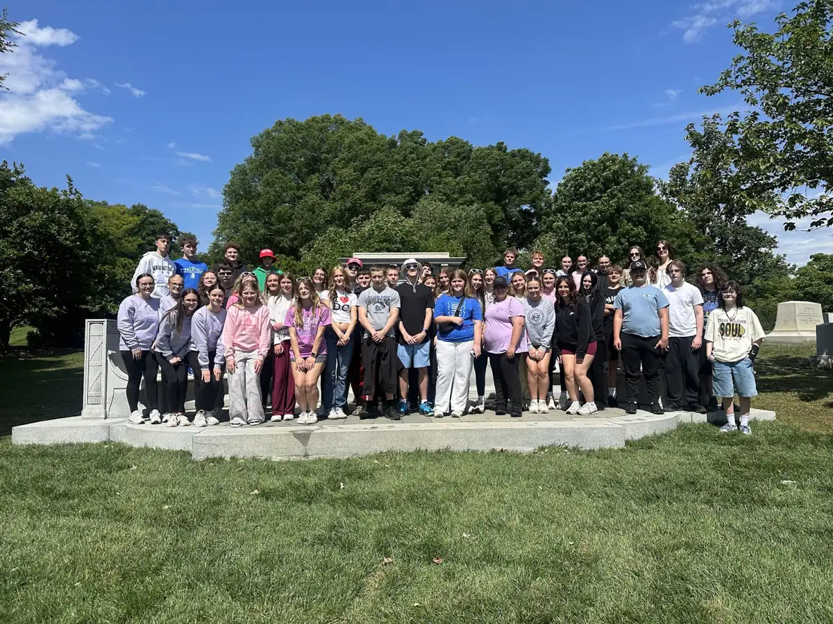 A Landmark student group at Arlington National Cemetery