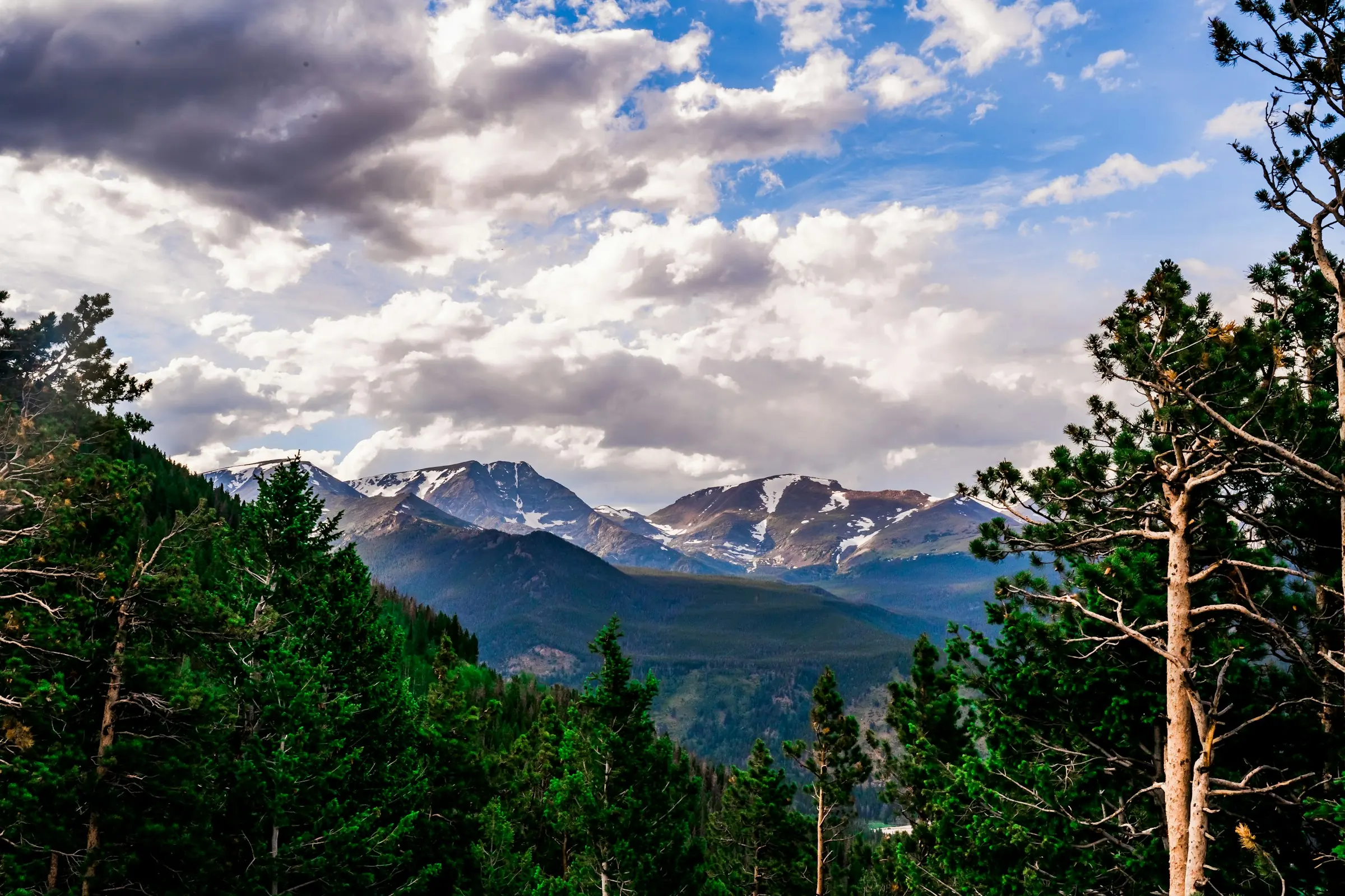 Snow-covered peaks above the treeline in Rocky Mountain National Park, Colorado