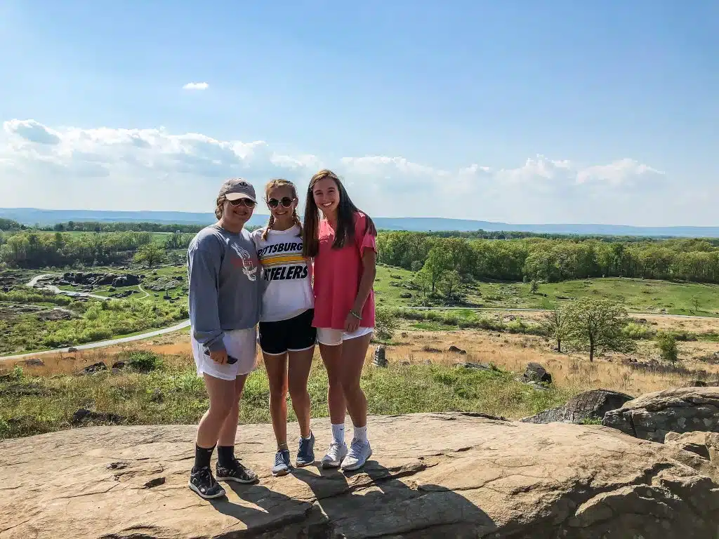 Students at Gettysburg on cloudy day